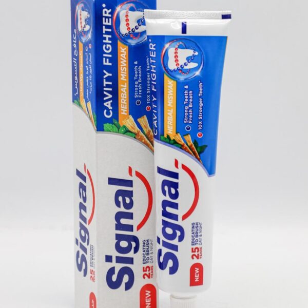 معجون اسنان SIGNAL CAVITY FIGHTER سجنال 120 مل HERBAL MISWAK